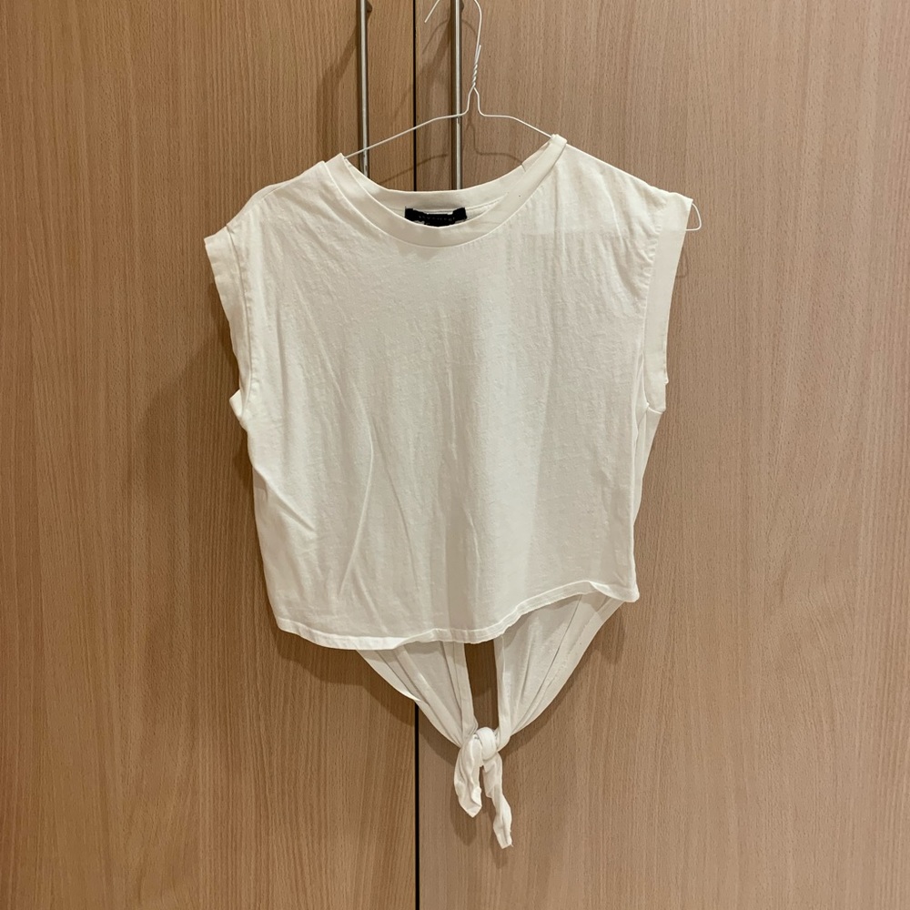 WHITE CROP TOP